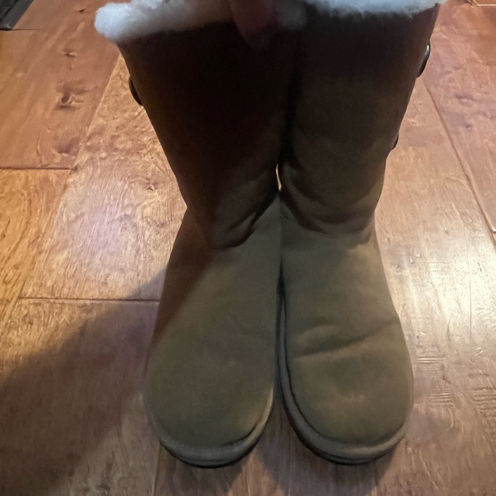 Kookaburra by UGG